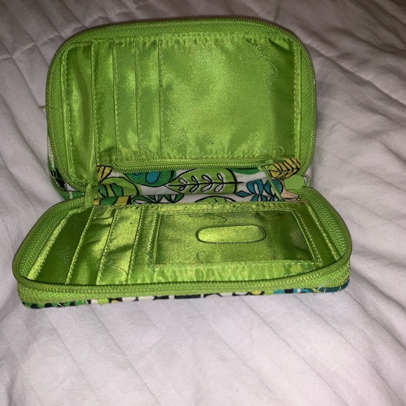 Vera Bradley wristlet with cell phone pocket - Picture 2 of 2